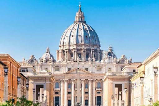 front view of the St Peter Basilica