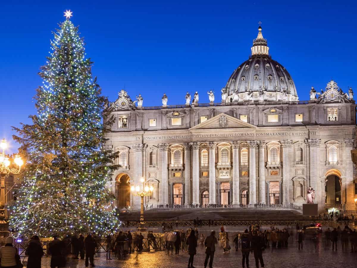 What happens at the Vatican at Christmas? Dark Rome