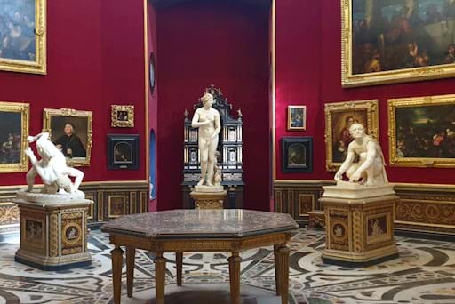 Middle room at the Uffizi
